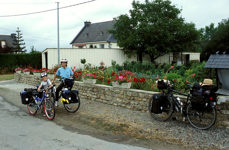 Pause bei Kernestic
Bretagne 2005
Keywords: Rad;Frankreich;2005