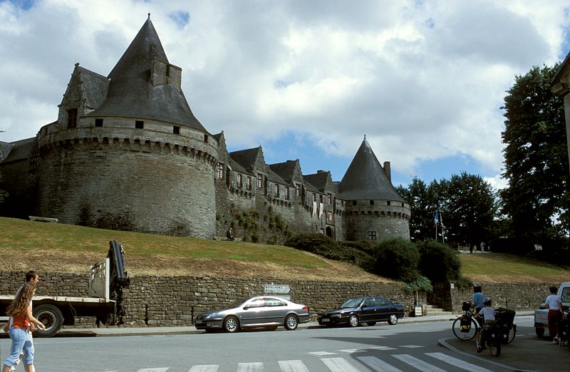 Chateau de Rohan in Pontivy
Bretagne 2005
Keywords: Rad;Frankreich;2005